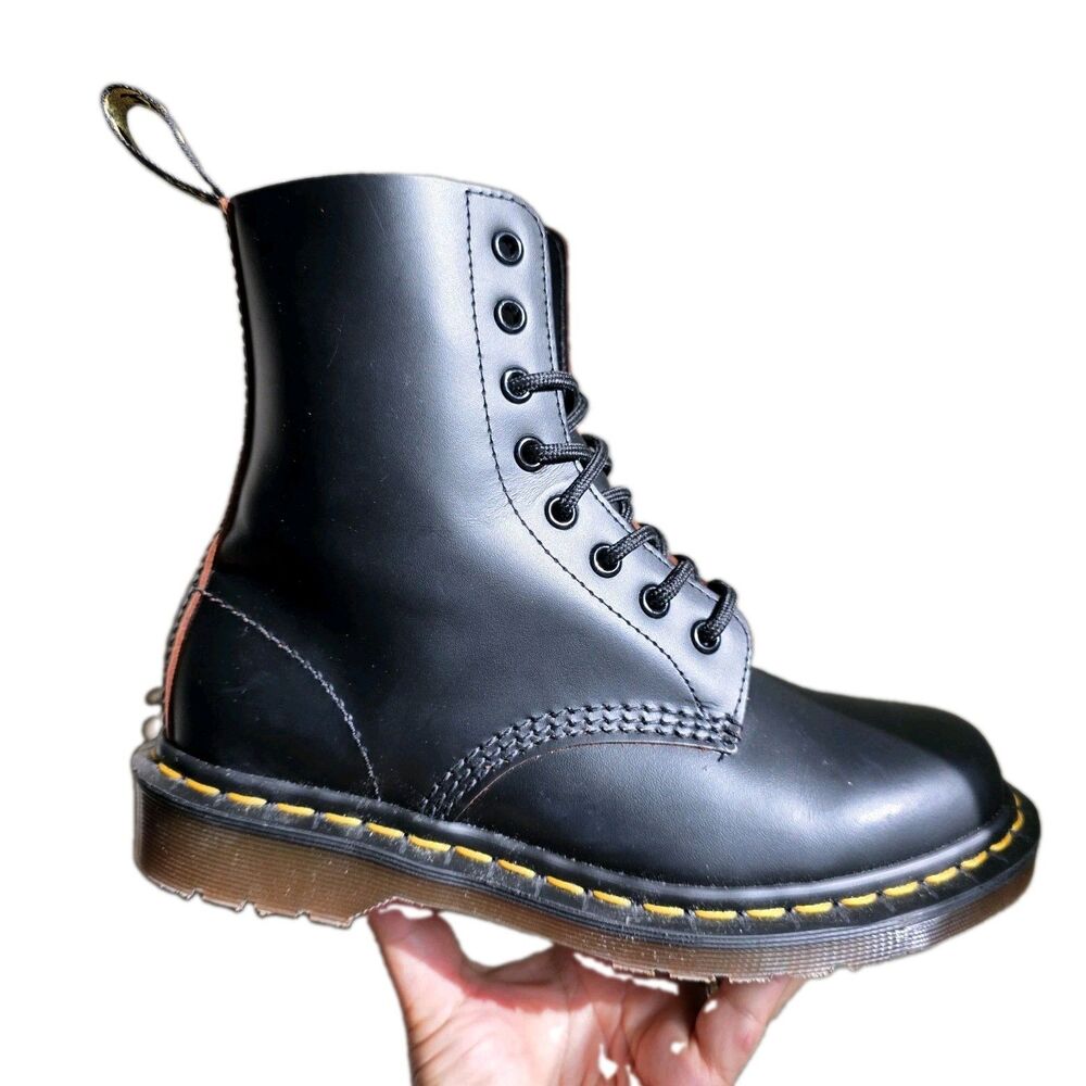 Dr. Martens 1460 Made in England Leather Boots Size Uk Mens 5/ Womens US 7
